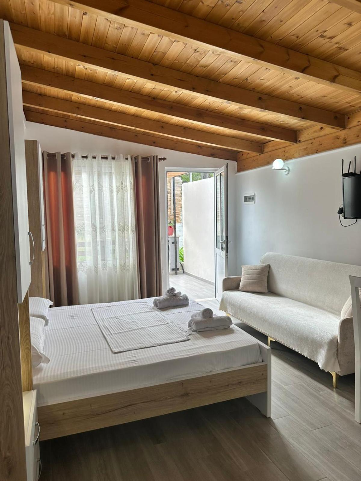 Vila Soleil Vlore Luaran gambar