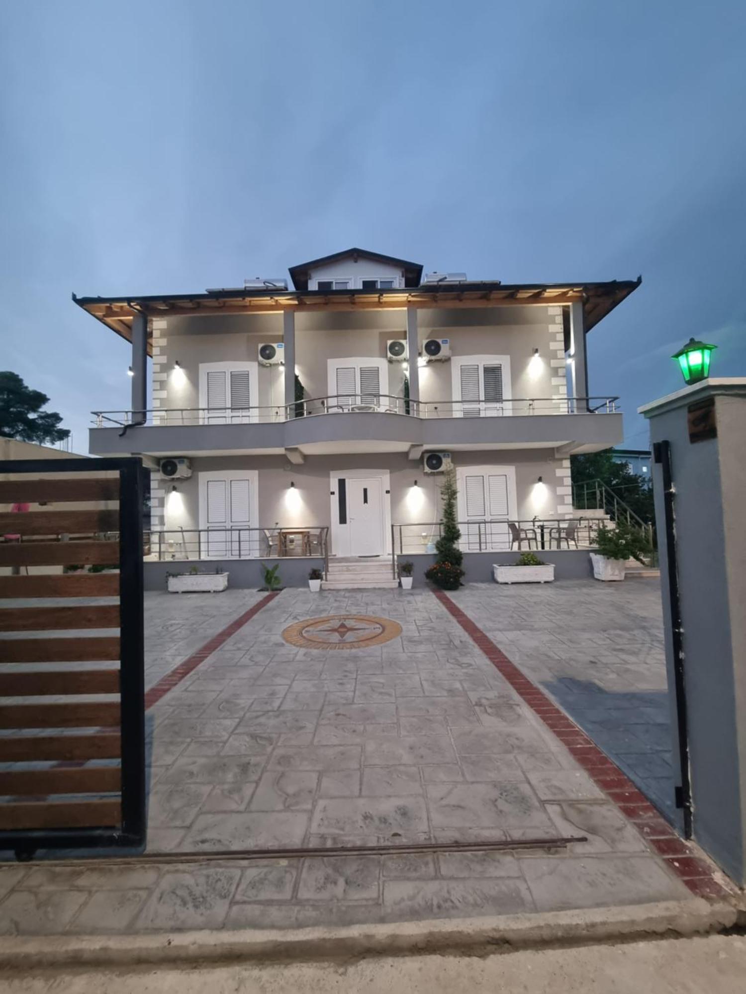 Vila Soleil Vlore Luaran gambar